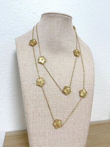 Double daisy necklace